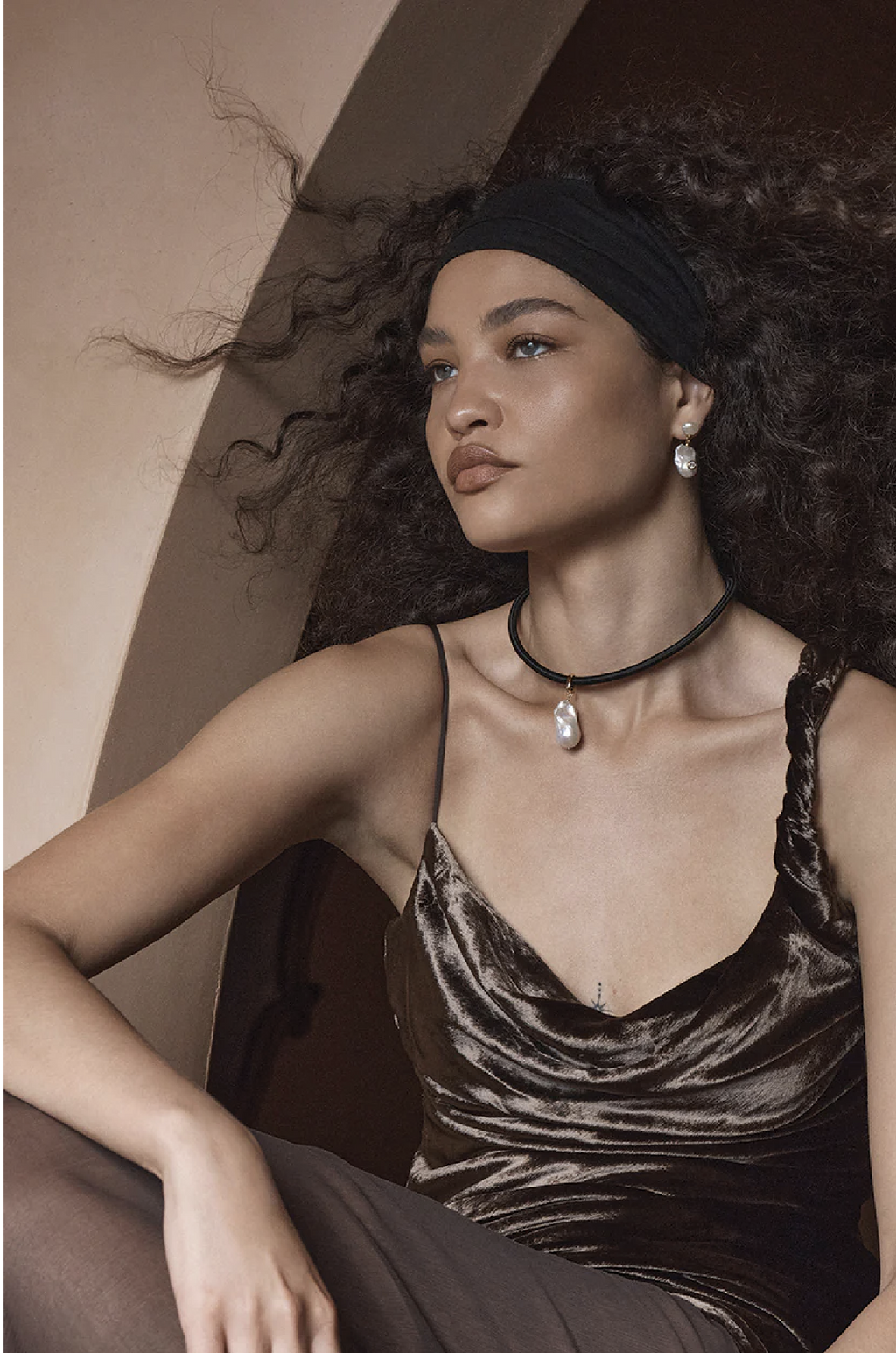 AMBER SCEATS - GRANDE SUTRI PEARL PENDANT