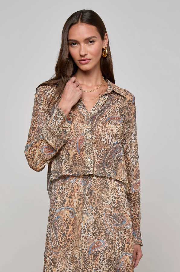 L 'AGENCE - COSETTE CROP HI LOW SHIRT BROWN BLUE