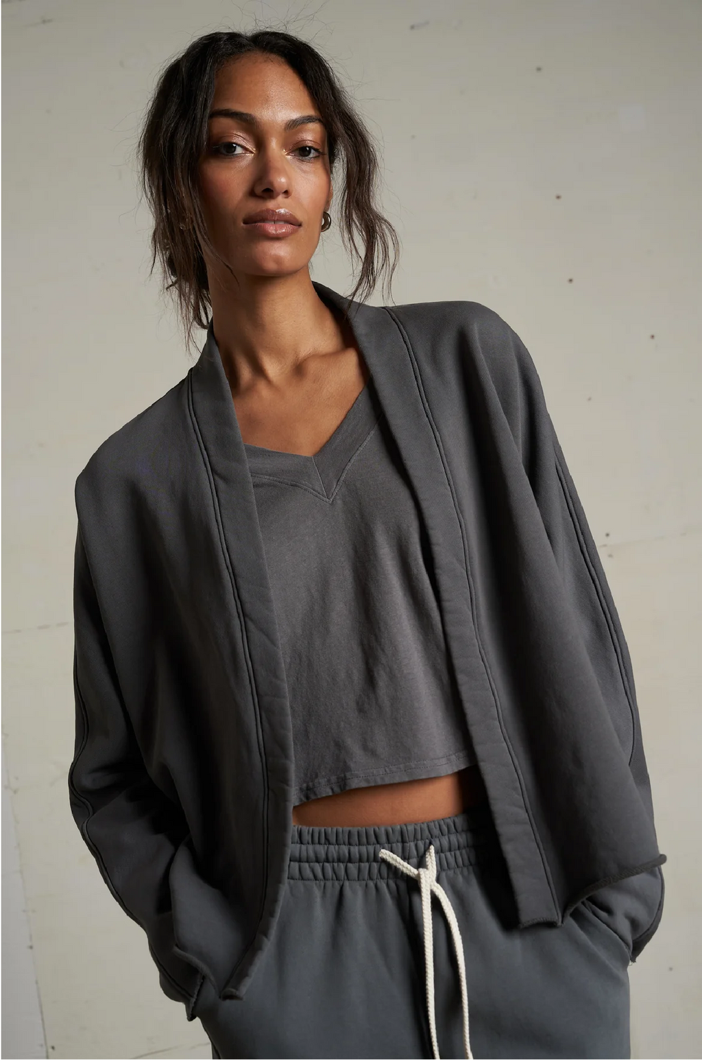 PERFECT WHITE TEE - OLIVIA HEAVIER FLEECE CARDIGAN VINTAGE BLACK