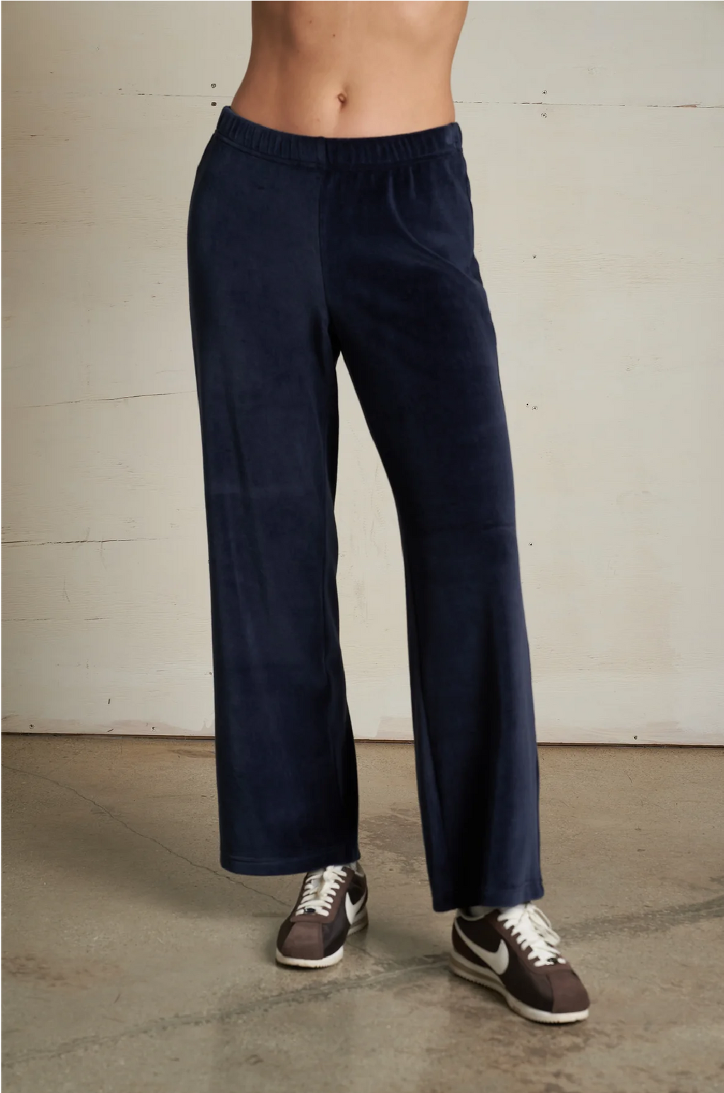 PERFECT WHITE TEE - ALEX VELOUR PANT IN NAVY