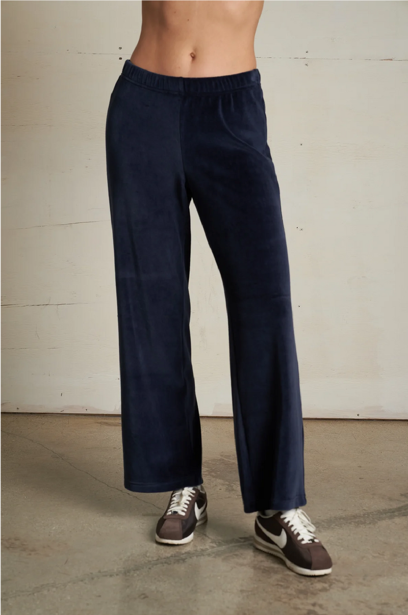 PERFECT WHITE TEE - ALEX VELOUR PANT IN NAVY